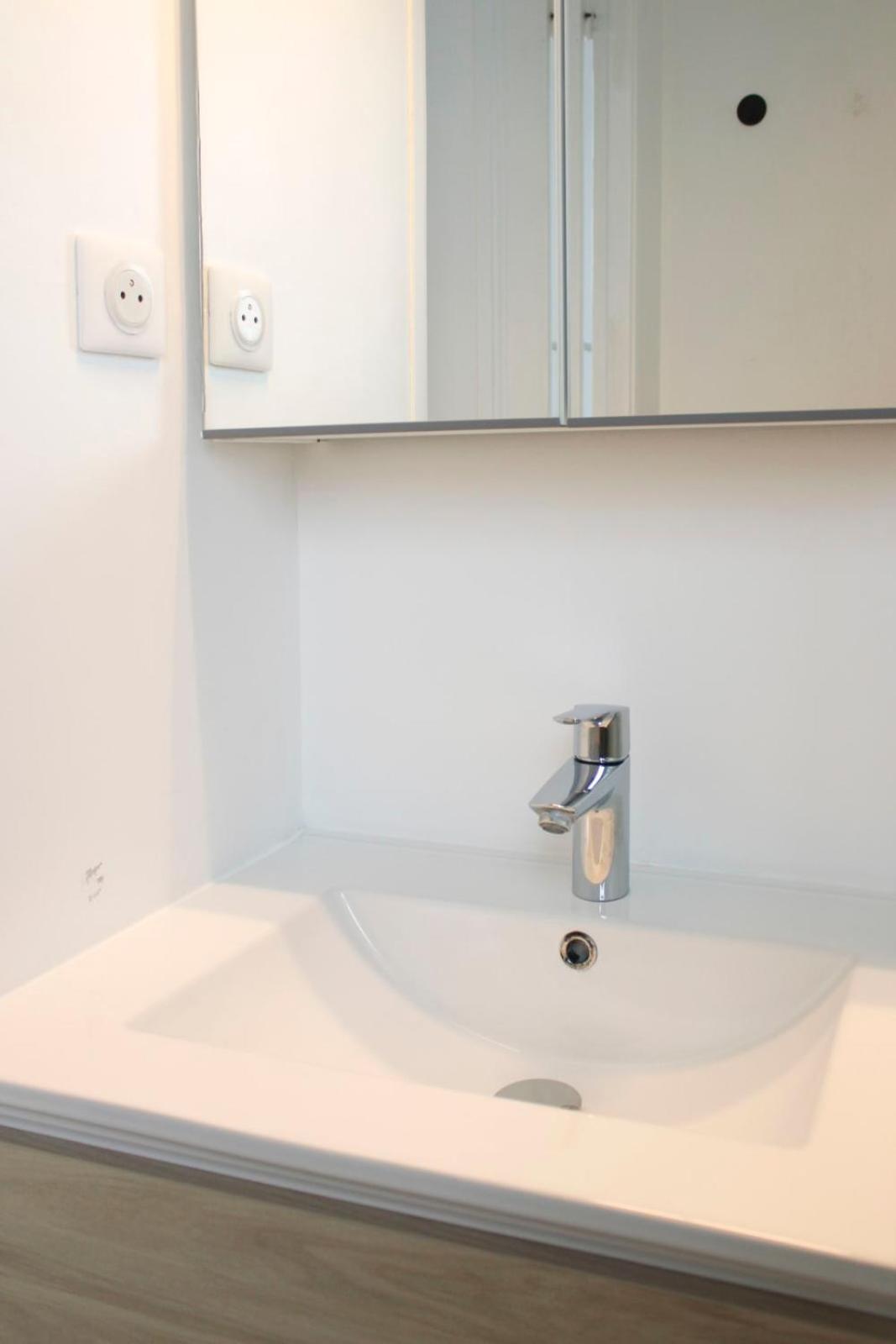 Bright With View And Comfort Apartment