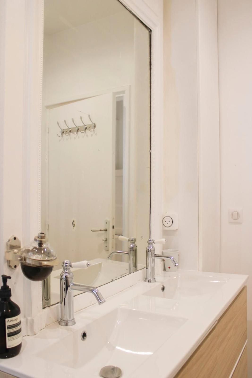 Apartment Bright With View And Comfort Paris