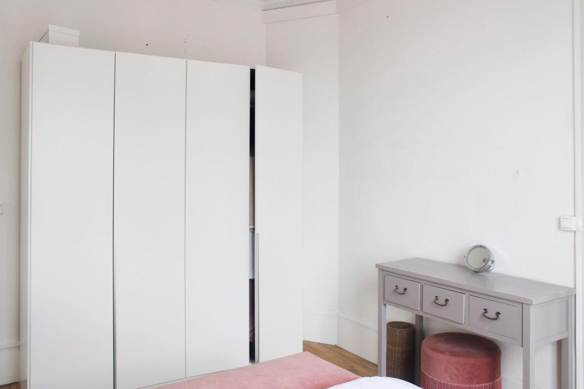 Bright With View And Comfort Paris