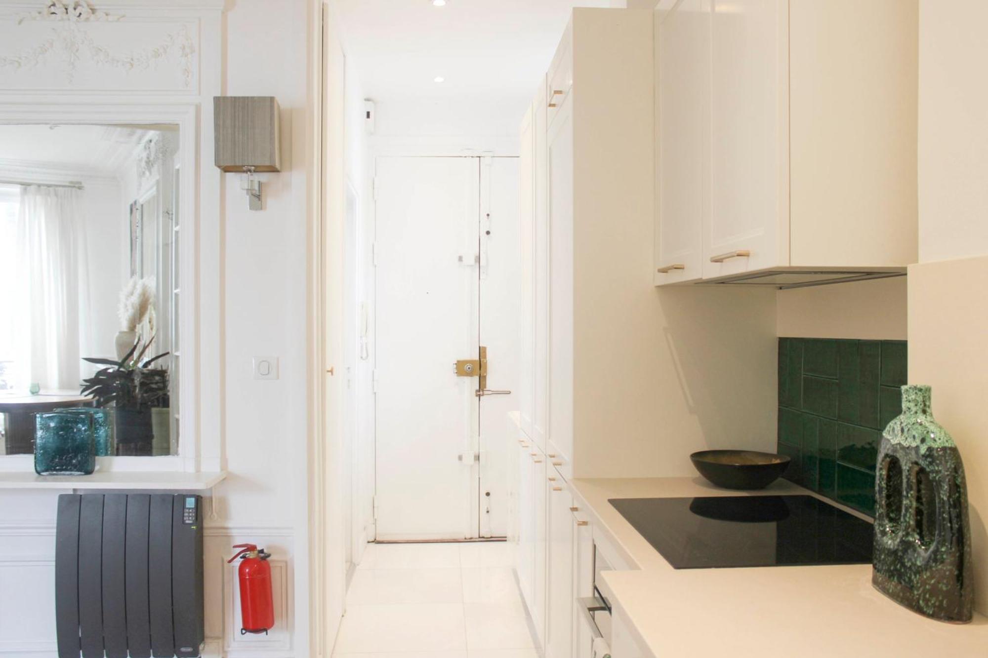 Bright With View And Comfort Apartment
