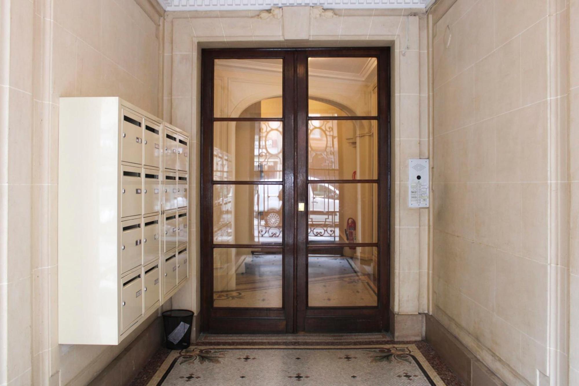 Bright With View And Comfort Apartment Paris